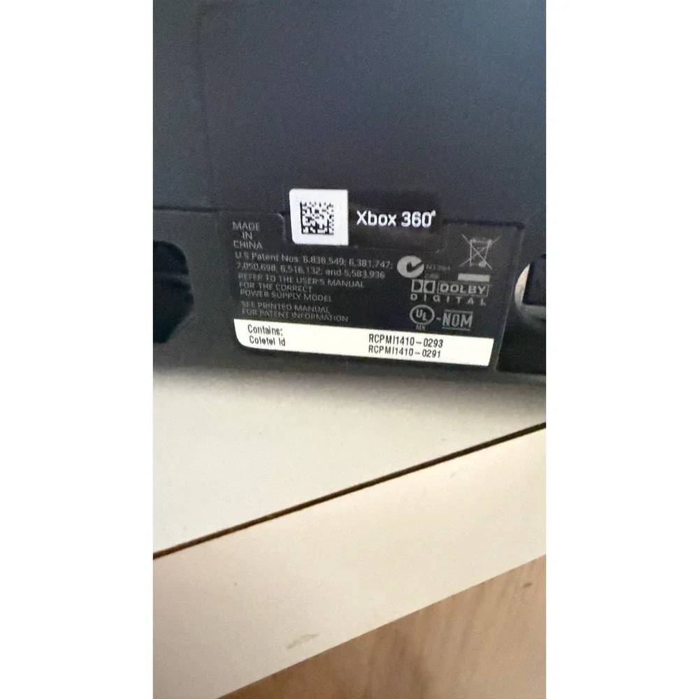 Xbox 360 game‎ console system with Kinect, 1 controller, and 5 games